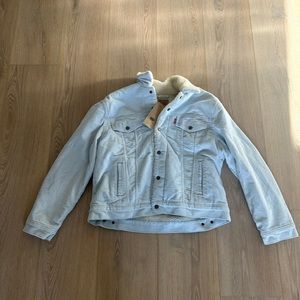 levi’s womens baby blue jacket with fluffy inside